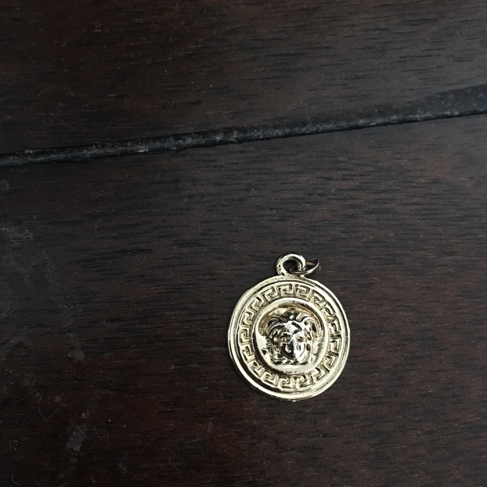 Versace - Picture 3 of 3